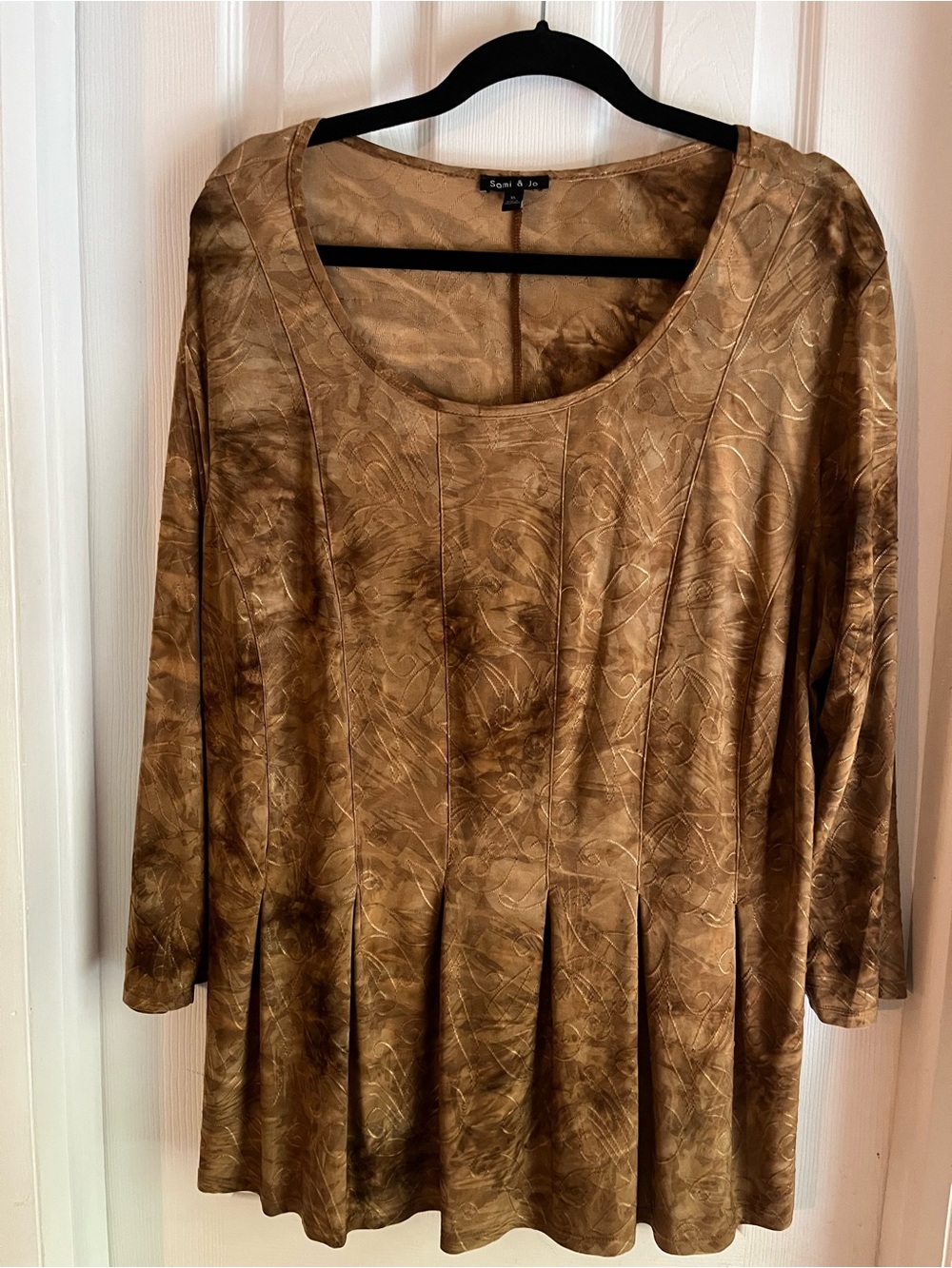 Sami + Jo Tan Tone on Tone 3/4 Sleeves Size XL